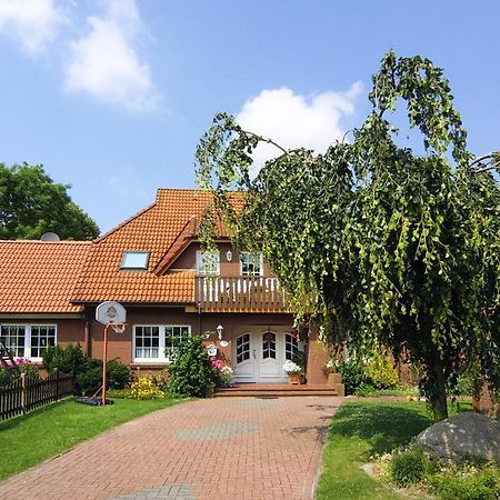 Pension Burggaststaette Heyken Hotel Neuharlingersiel Exterior photo